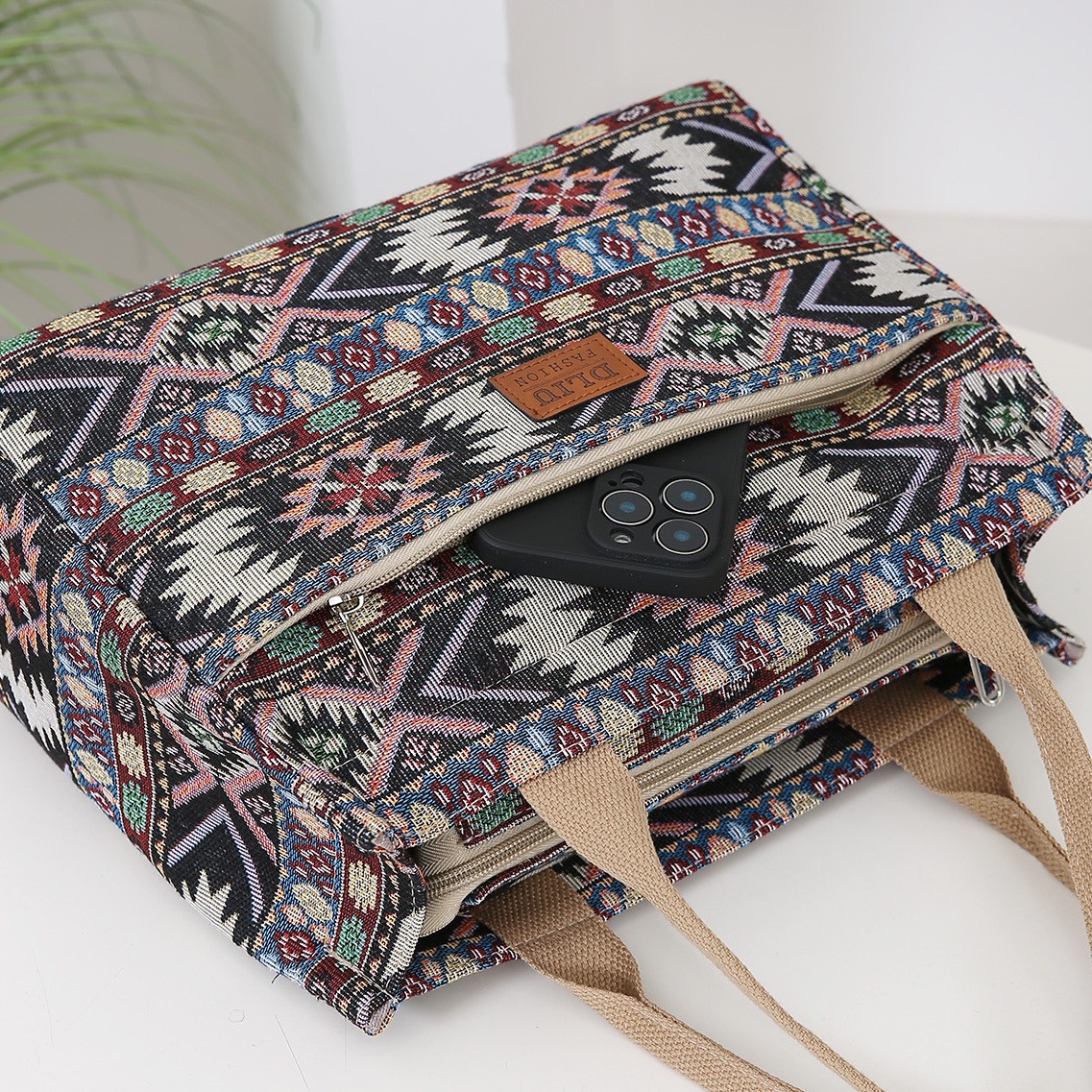 Thick Knitted Jacquard Fabric  – Travel Accessories Tech recenzja i cena